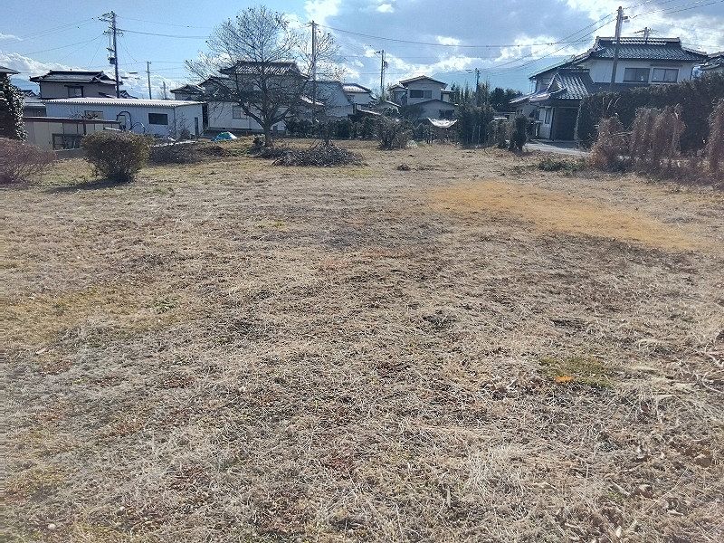 日当たりの良い閑静な住宅街にある土地です。のどかで自然豊かなお土地ですので田舎暮らしをお考えの方におススメの物件です。